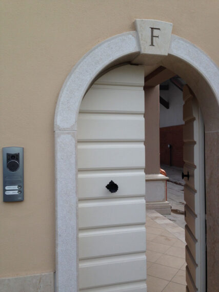 portone-profilo-pietra